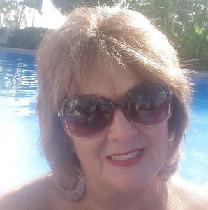 Meet your Posher, Carla